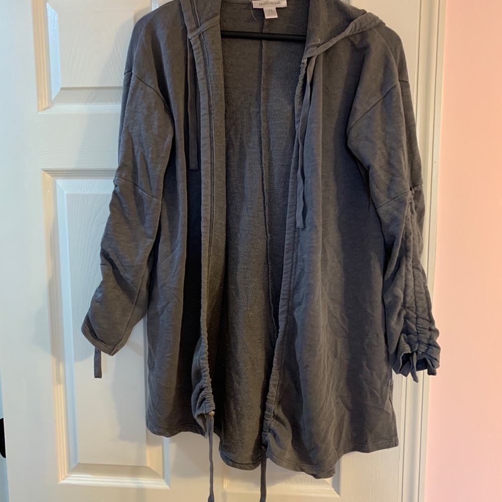 Cute loose maternity sweater